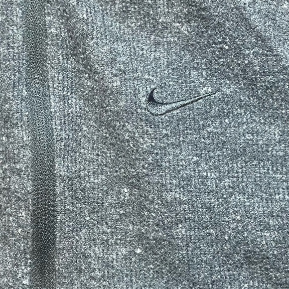 Nike Pullover - Picture 6 of 13